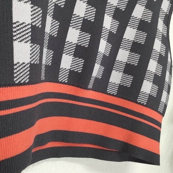 Babaton Checkered Low Support Sports Bra - Picture 3 of 5